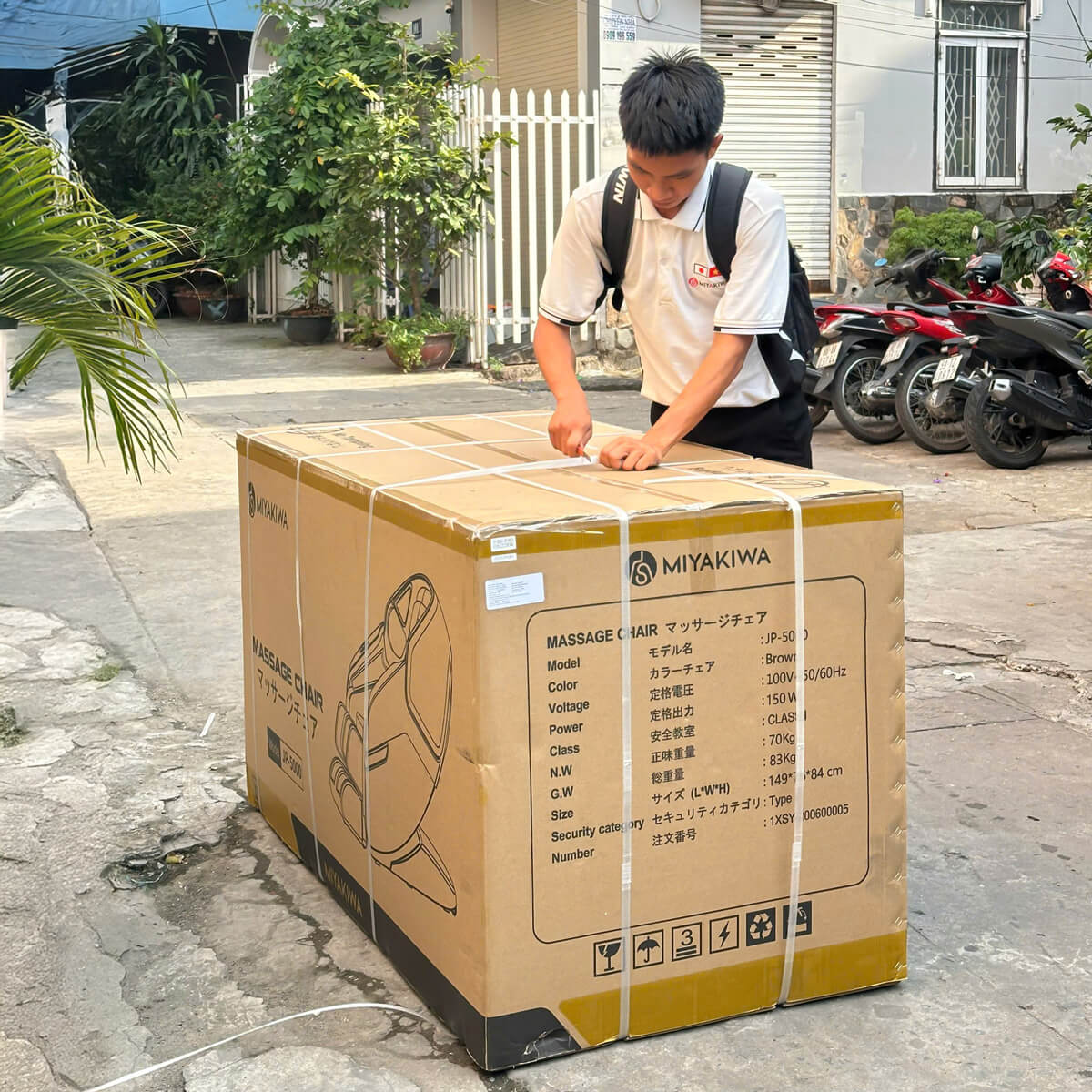 Bước 4: Bàn giao & Nghiệm thu tại nhà - Trải nghiệm "Mắt thấy tai nghe"