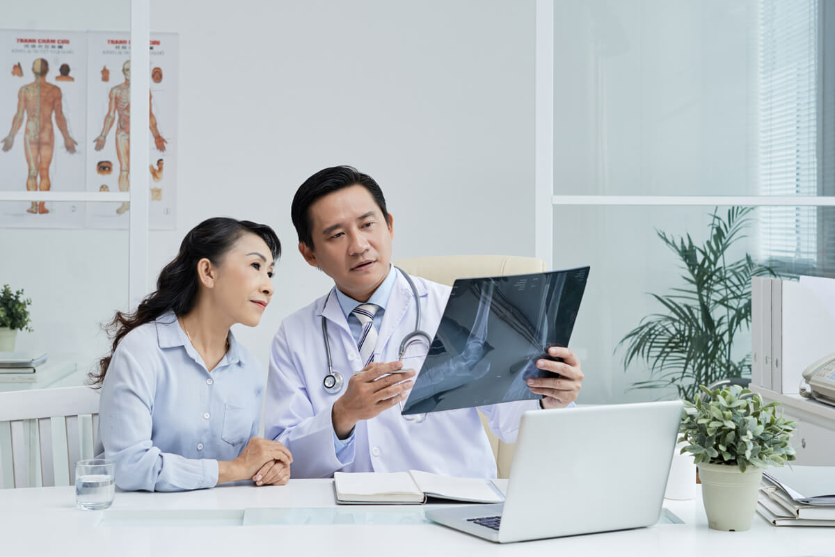 Khoa học nói gì về tác dụng của massage với xương khớp?