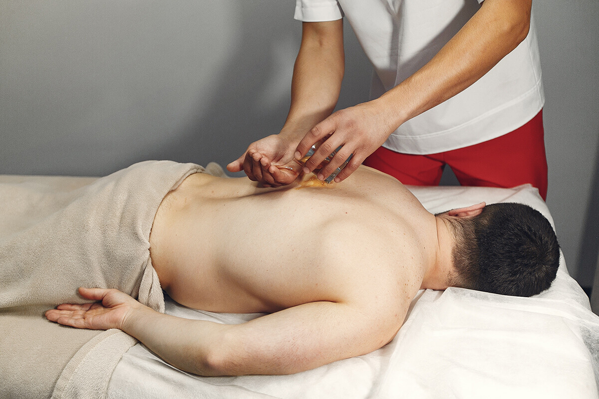 Massage Ayurveda (Ấn Độ): Cân bằng năng lượng tâm trí